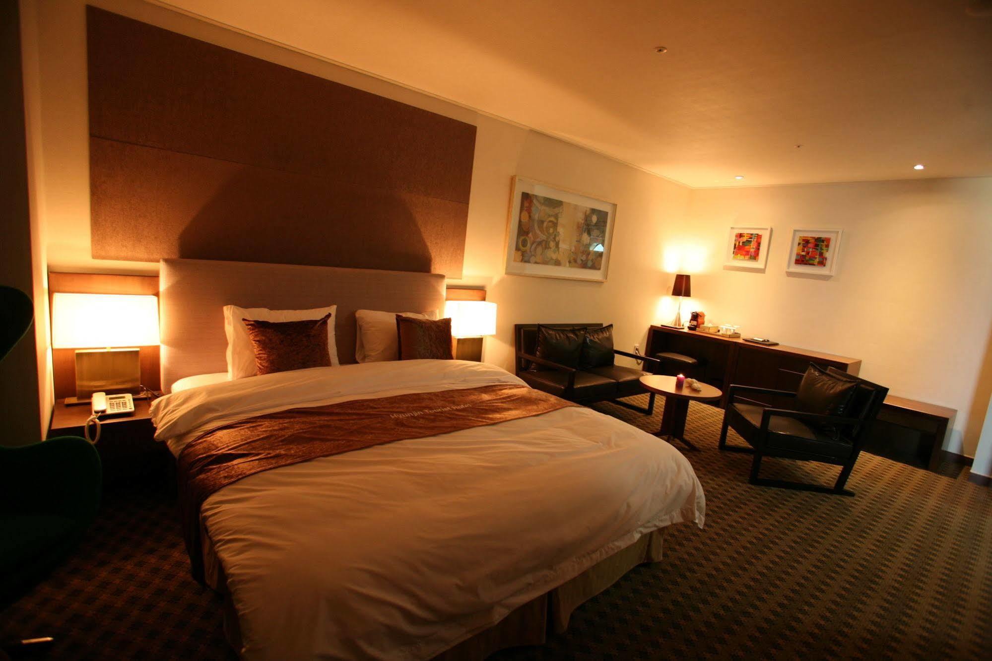 Hyunjin Tourist Hotel Donghae Eksteriør billede