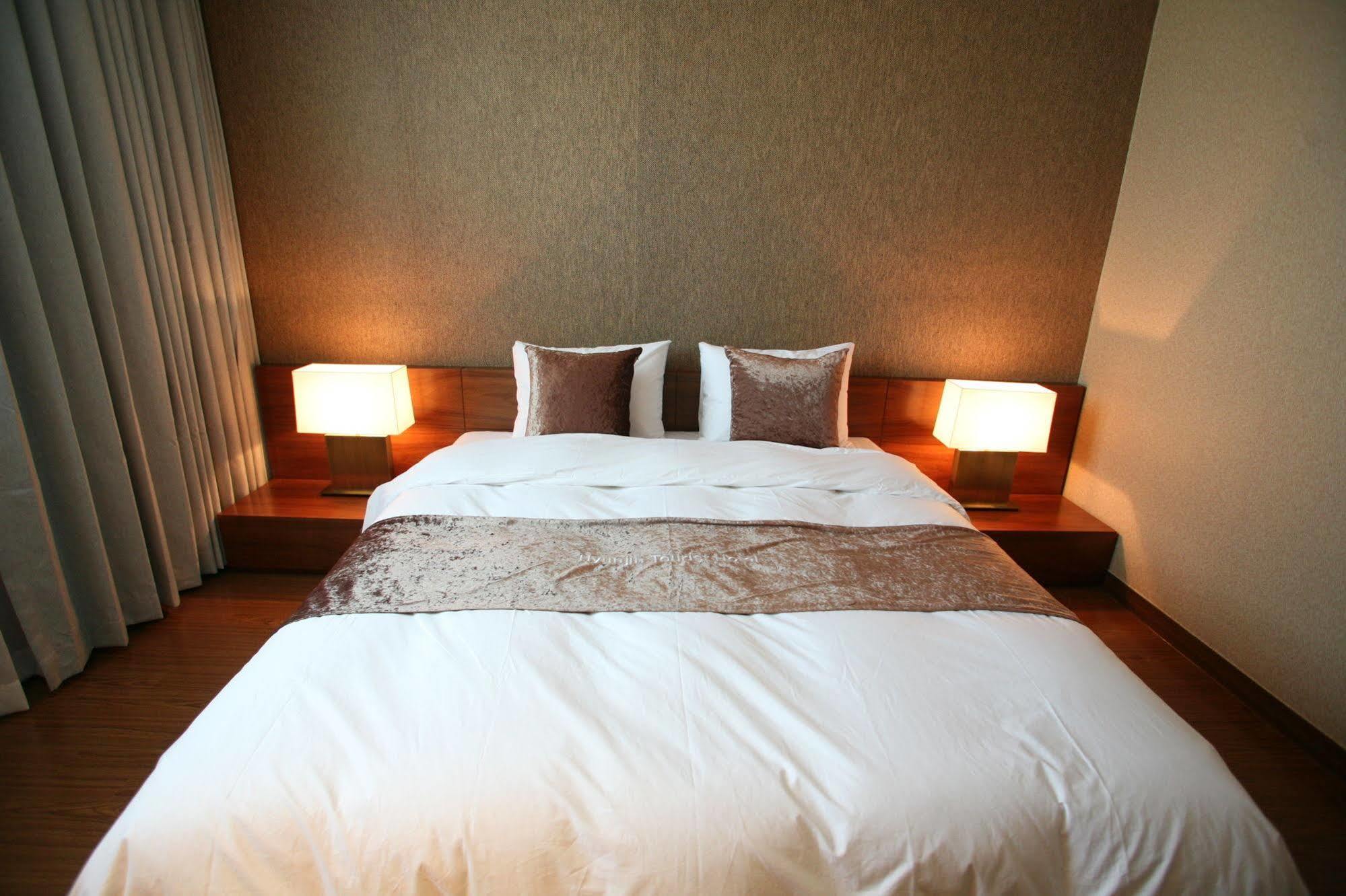 Hyunjin Tourist Hotel Donghae Eksteriør billede