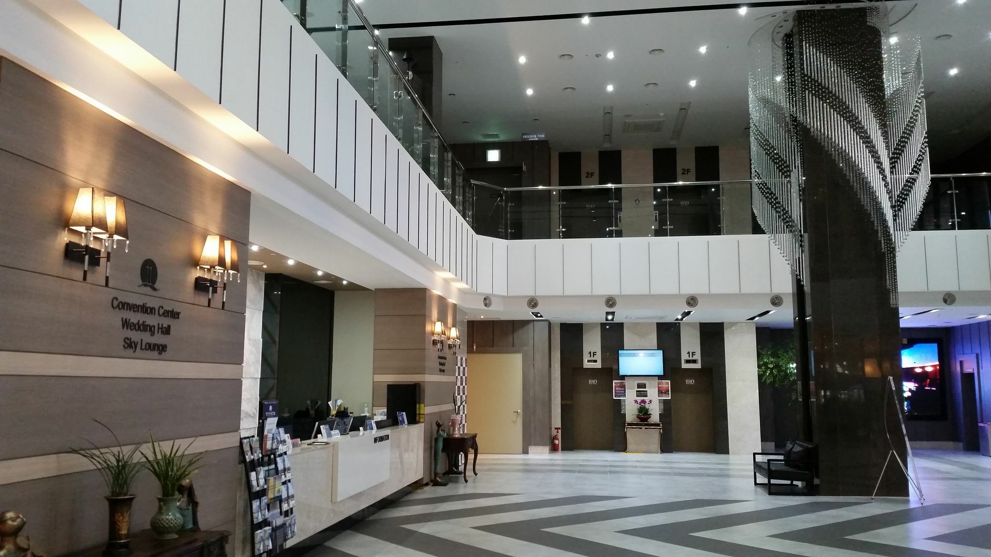 Hyunjin Tourist Hotel Donghae Eksteriør billede